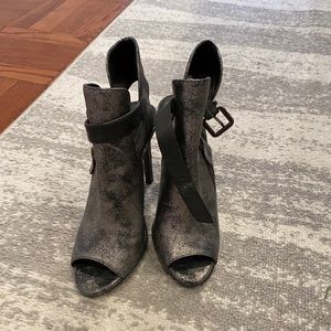 BCBG GENERATION heels size 6